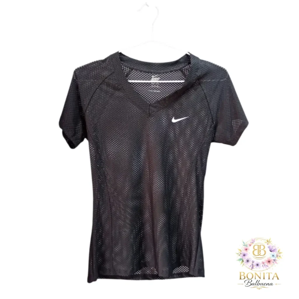 Tienda de ropa deportiva - playera de mujer